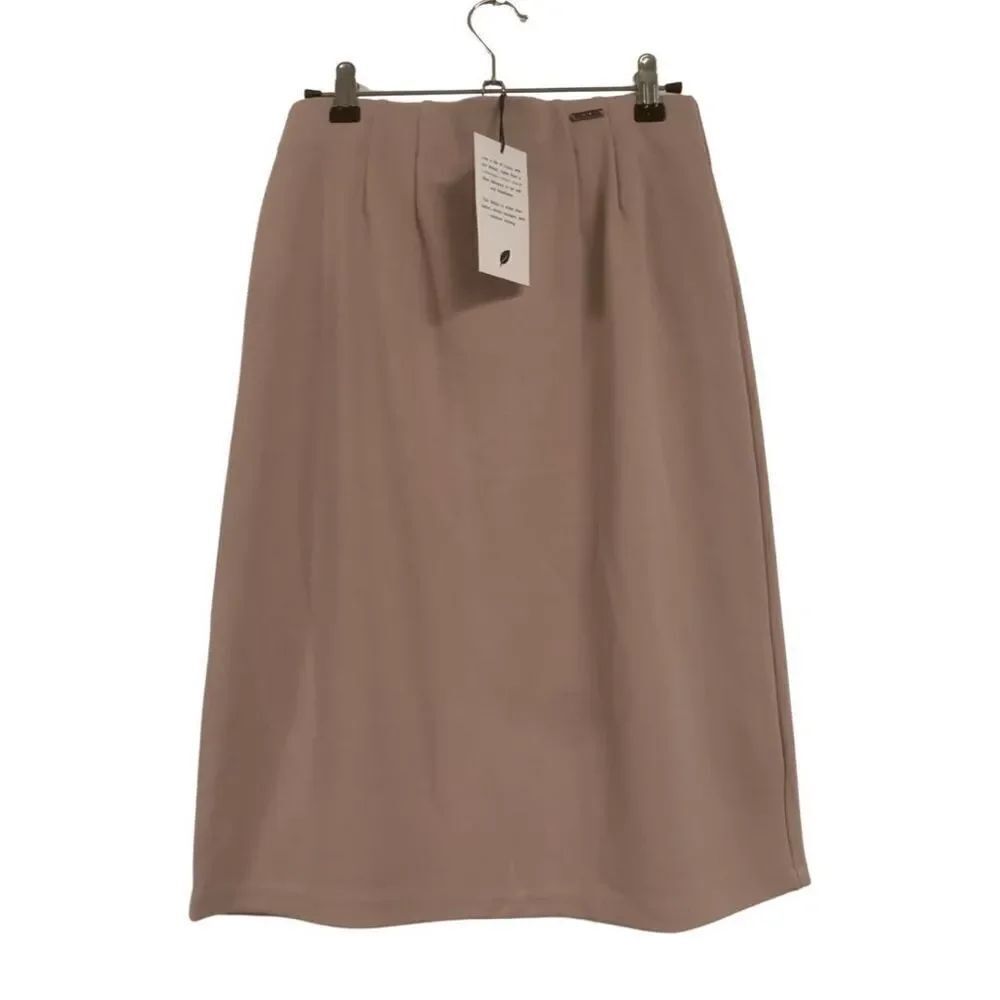 Tahari NWT Skirt 